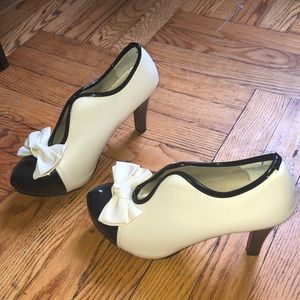 Classy 3inch bow booties/shoes